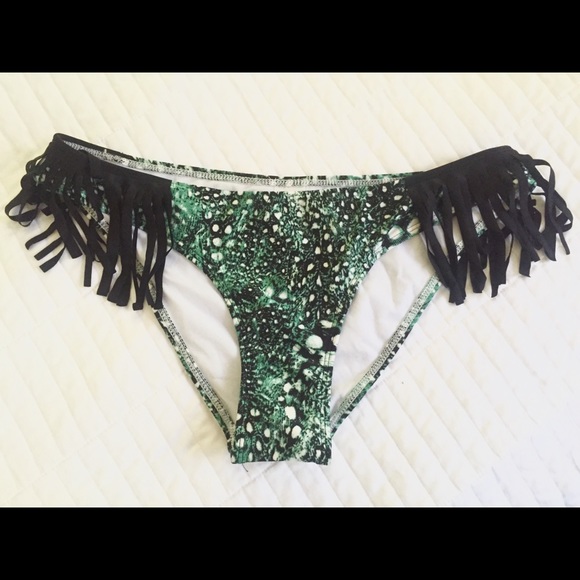 Fringe bikini - Picture 4 of 4