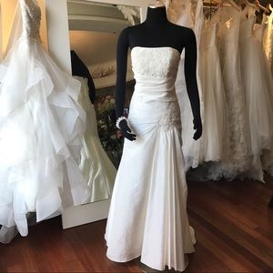 Wedding gown, wedding dress, prom dress