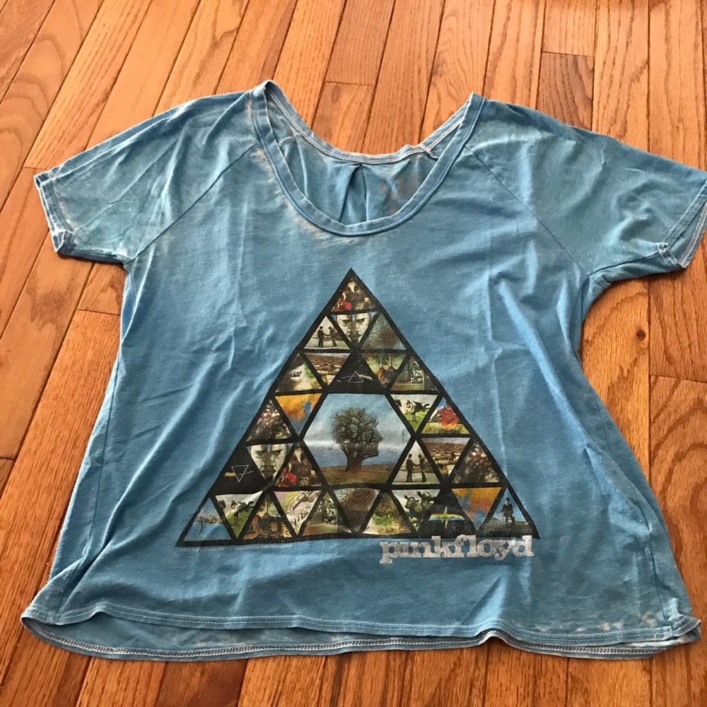 Scoop neck tee shirt