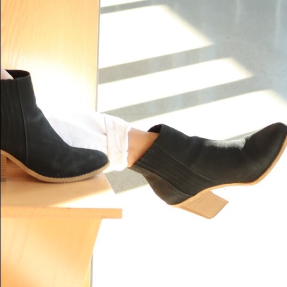 Black Chelsea Booties with Tan Heel!