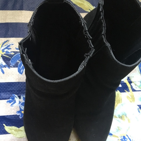 Black Chelsea Booties with Tan Heel! - Picture 2 of 6