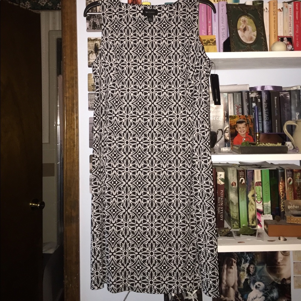 AB studio Black and White print dress.