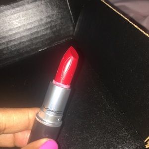 MAC LE RARE RIHANNA LIPSTICK IN RIRI WOO