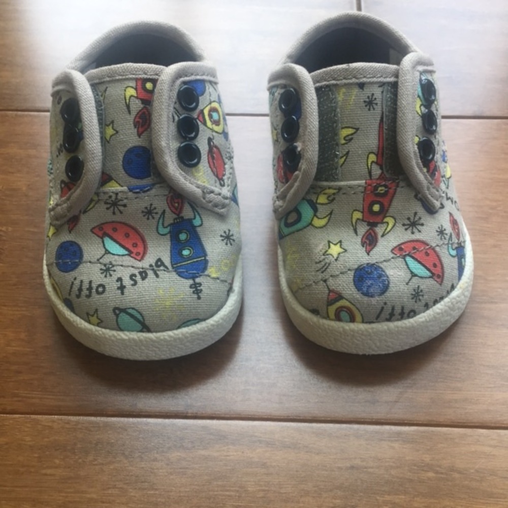 Teeny Toms shoes