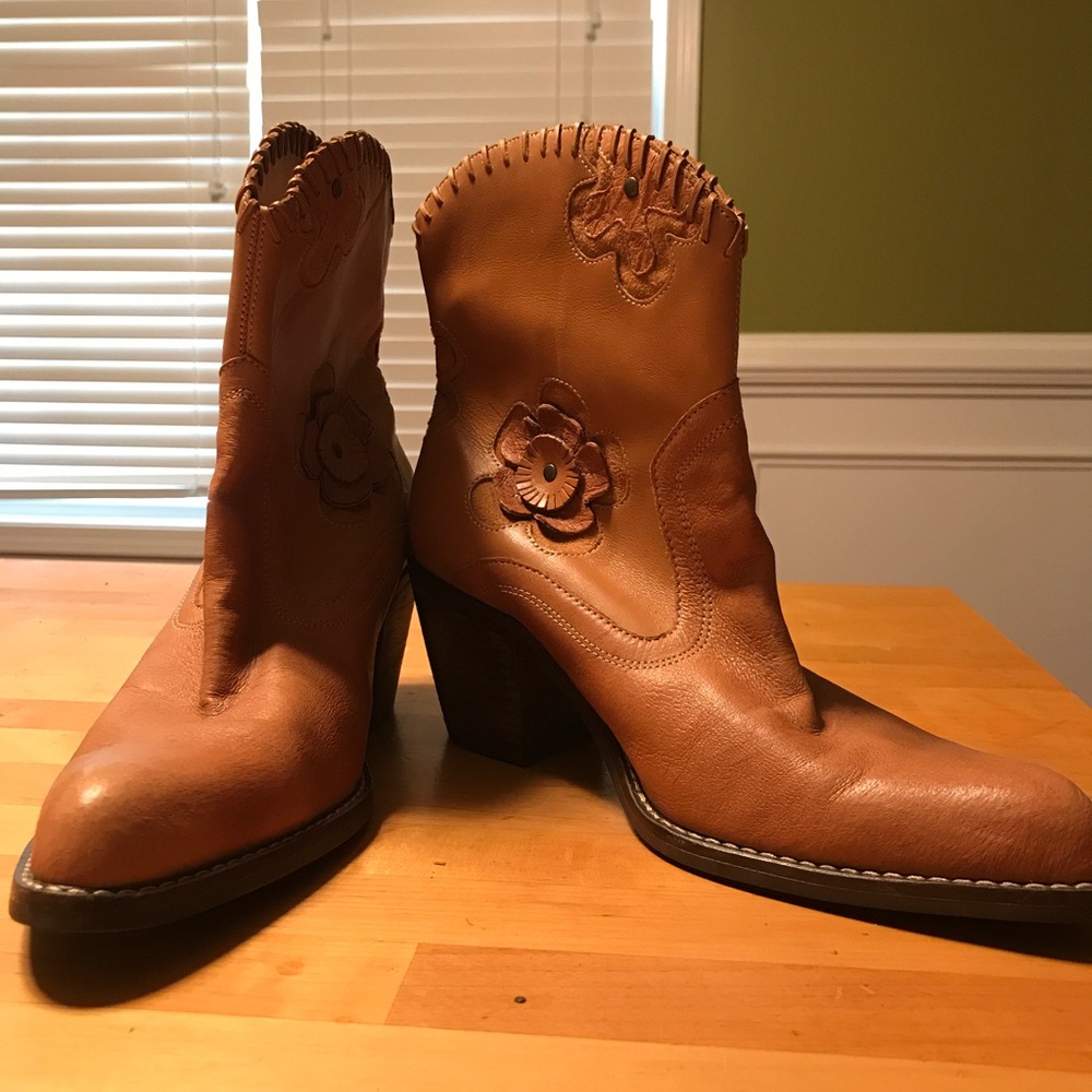 Mia cowboy boots