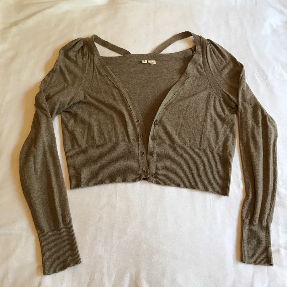 Cropped cardigan with cool shoulder cutouts
