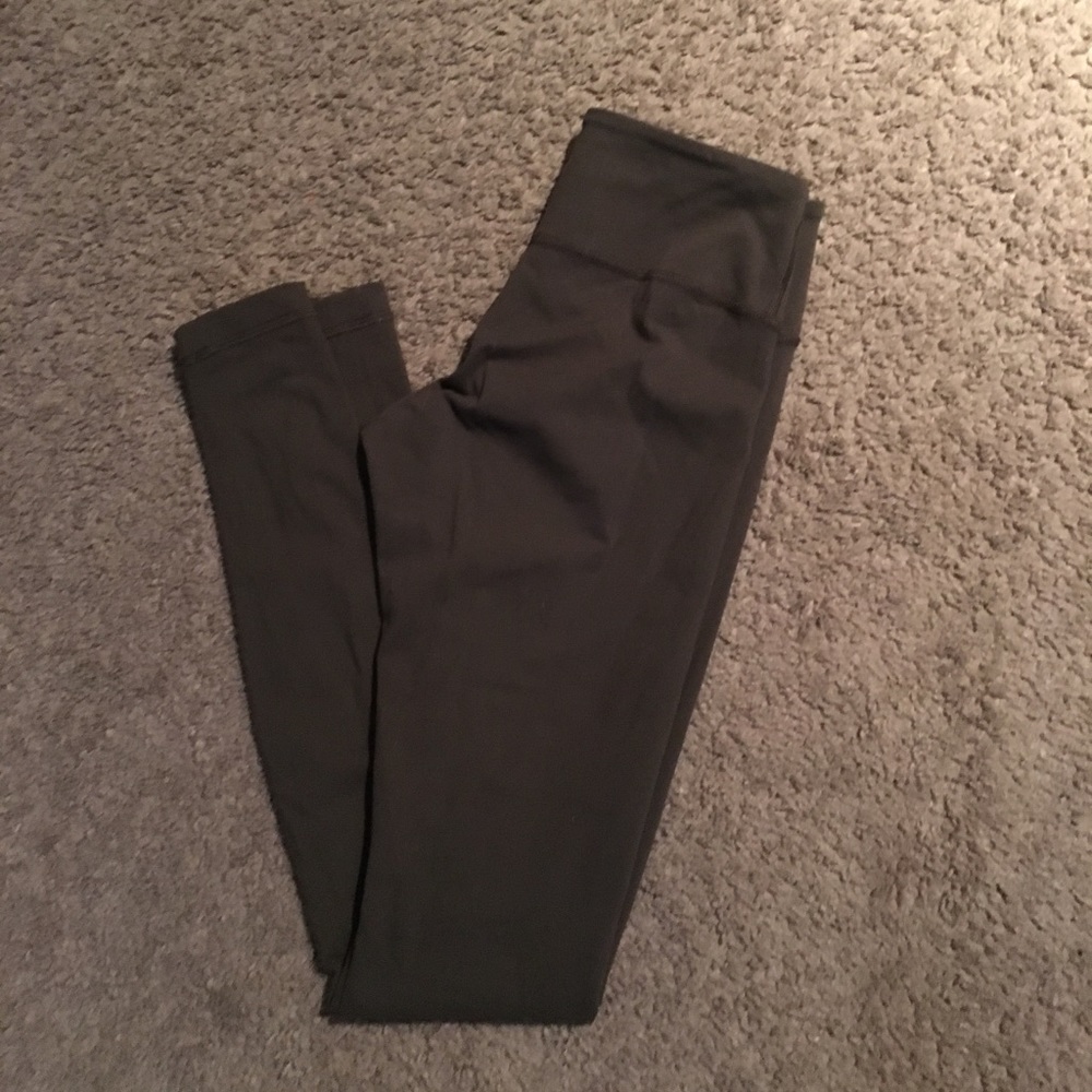 SOLD!!! LULULEMON LEGGINGS 4
