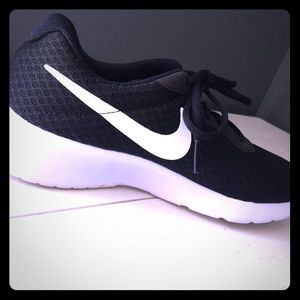 Meet your Posher, Alli