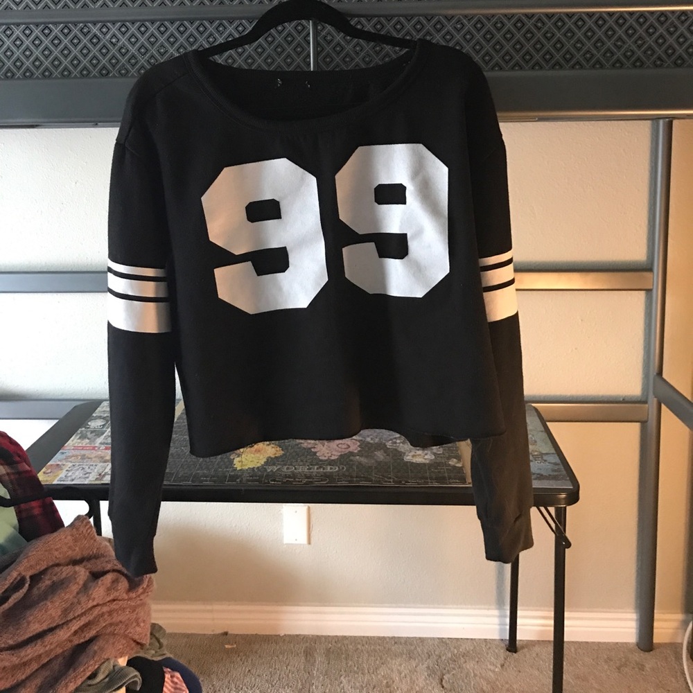 crop top sweatshirt