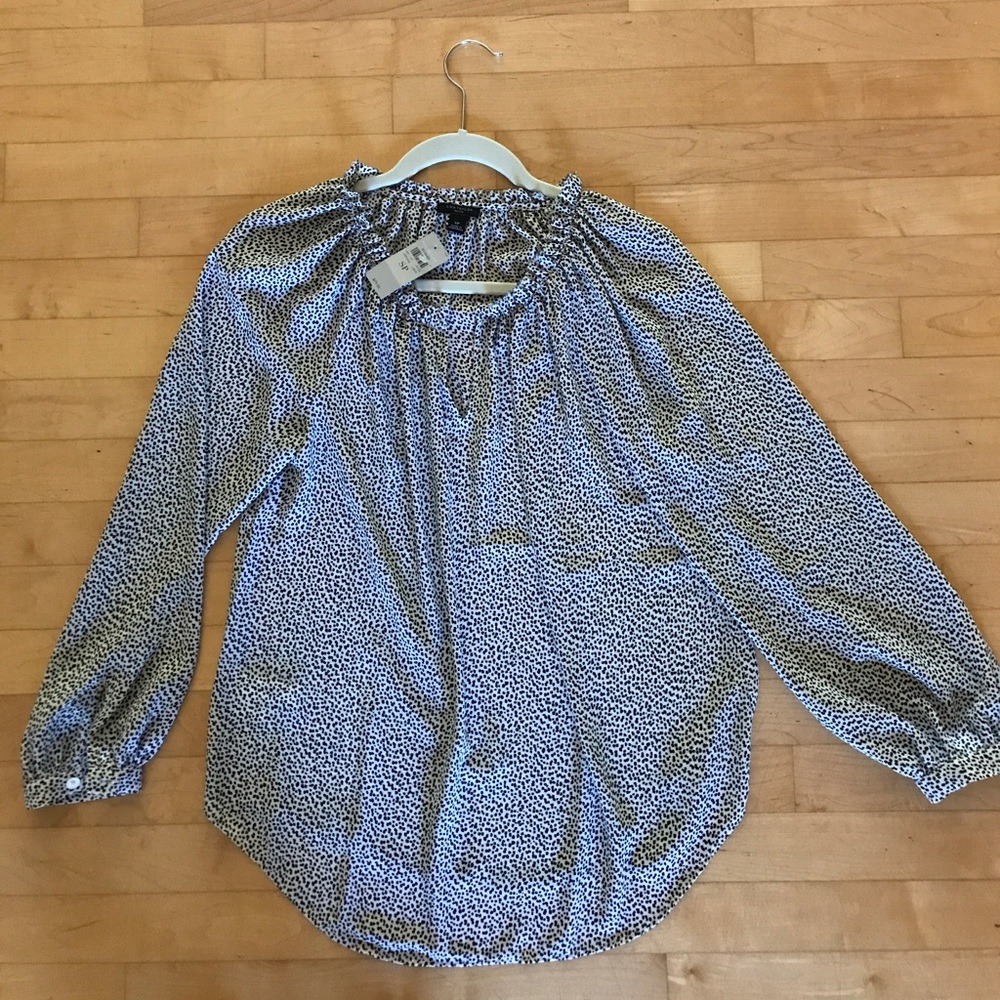 Ann Taylor Silky Style Top - Picture 3 of 8