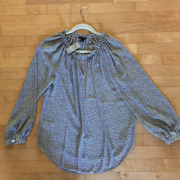 Ann Taylor Silky Style Top - Picture 3 of 8