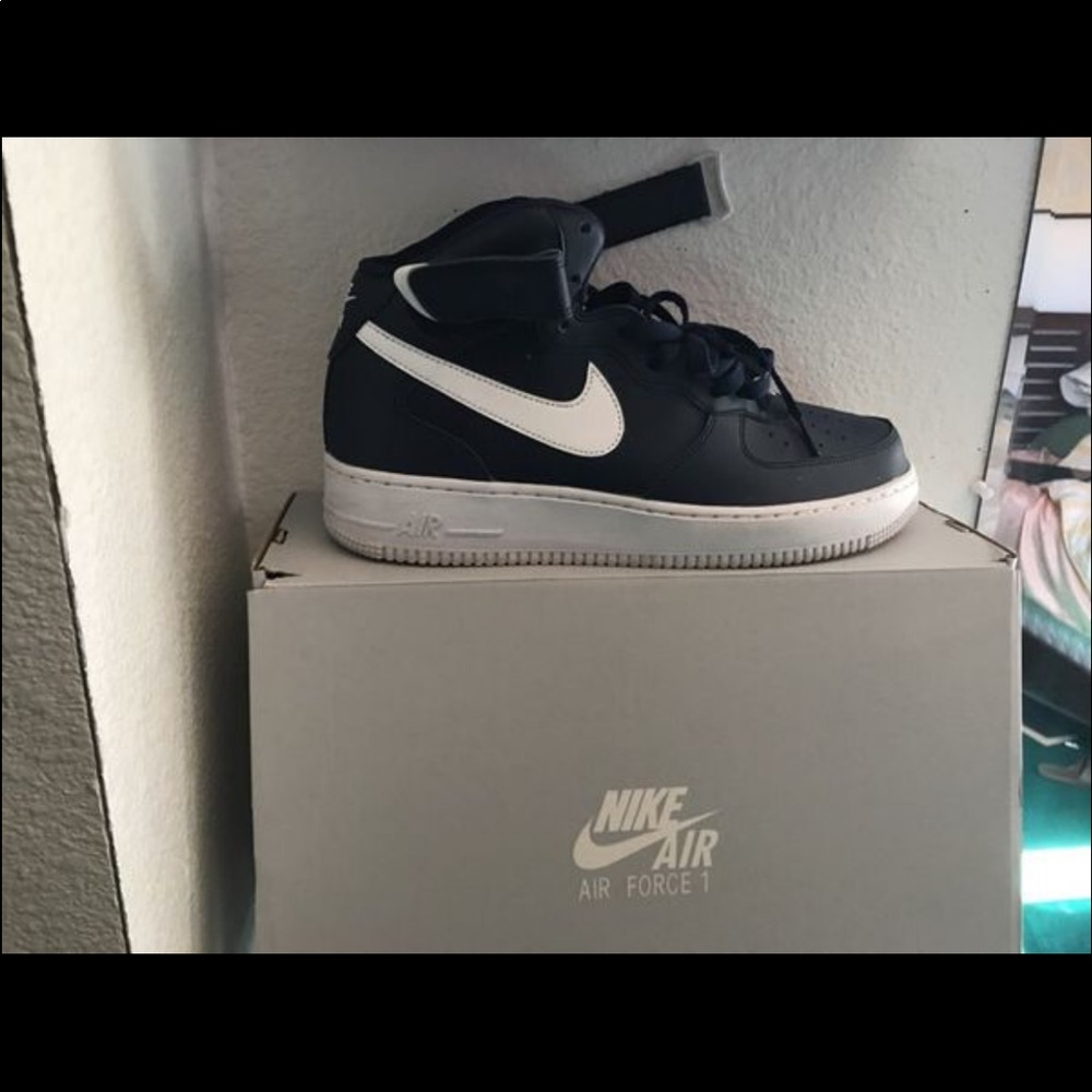 Air force 1 mid