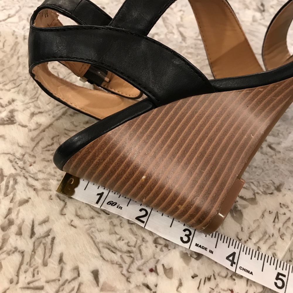 EXPRESS Roman//sandals - Picture 3 of 6