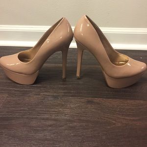 Jessica Simpson nude high heels