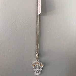 🆕 Betsy Johnson Skull Necklace with Flowers