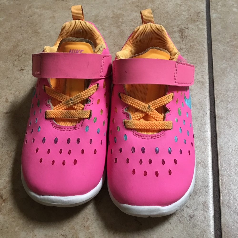 Nike toddler girl 8c shoes pink