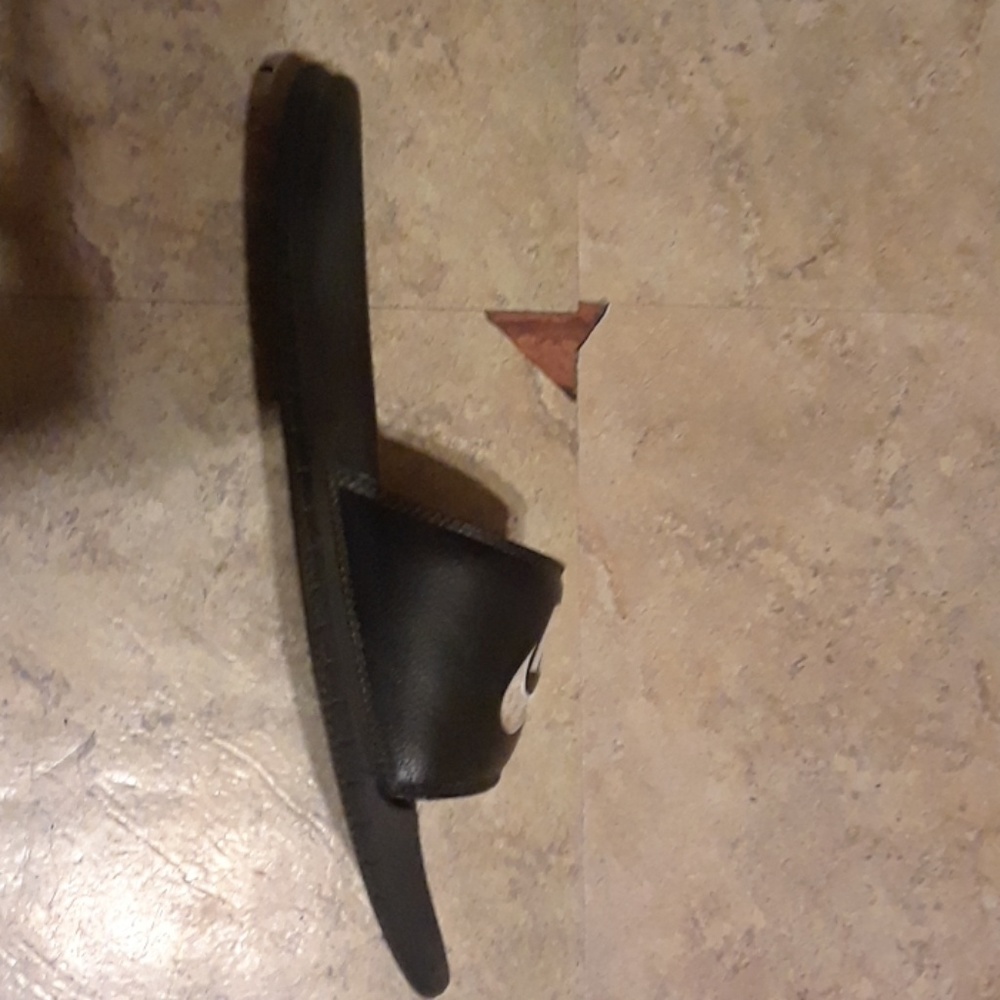 Nike slippers - Picture 2 of 4