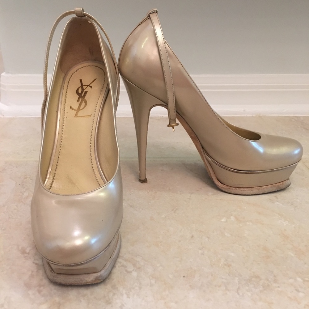 Yves Saint Laurent "Tribute" platform pump