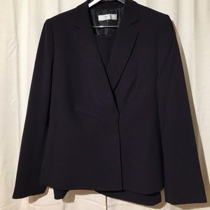 Tahari Skirt Suit