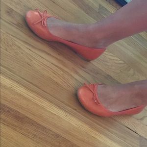 Banana republic orange ballet flats