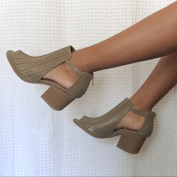 Taupe cut out booties - Picture 2 of 2