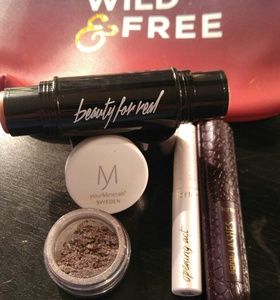 Makeup bundle!
