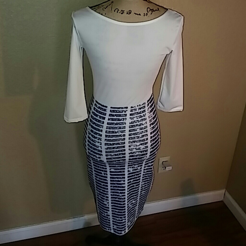 Dress - Picture 3 of 3