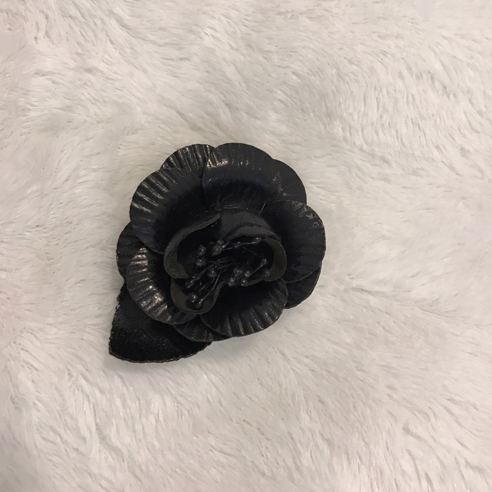 Vintage black hair clip