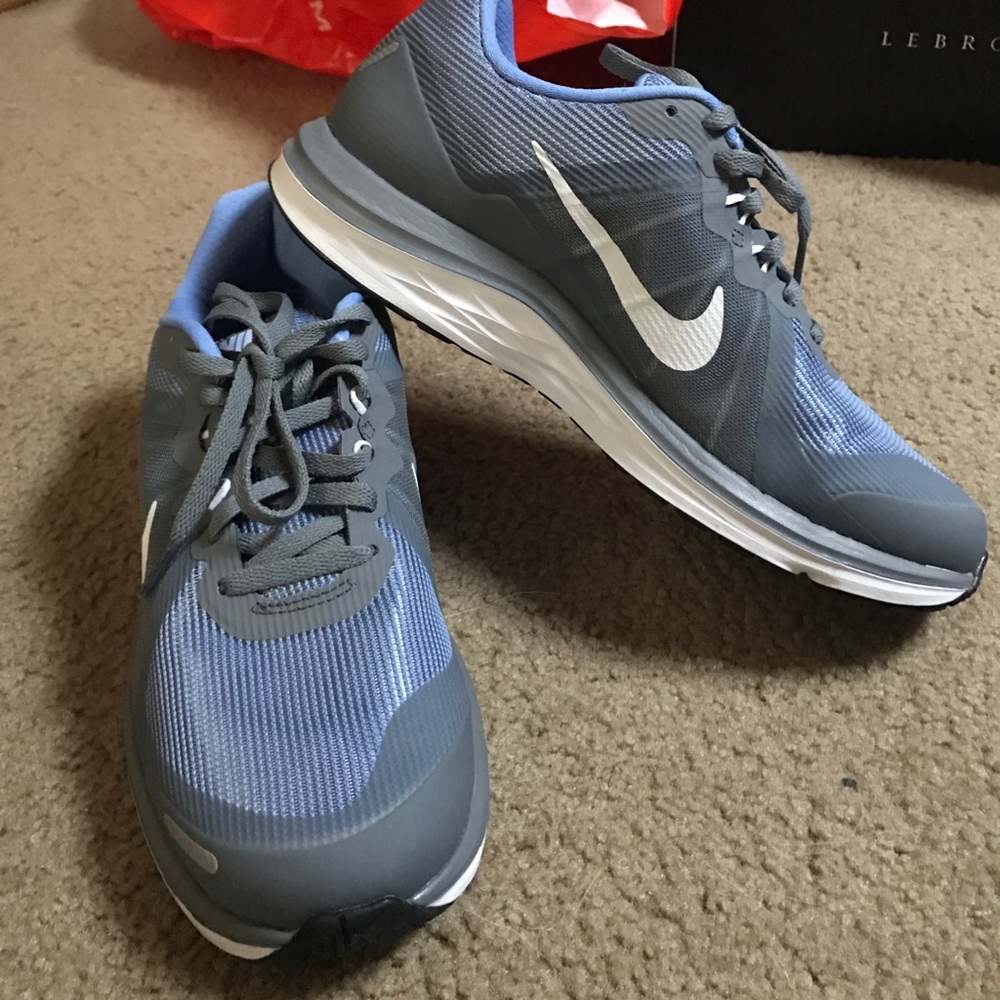 NWOT Nike Dual Fusion Sneakers