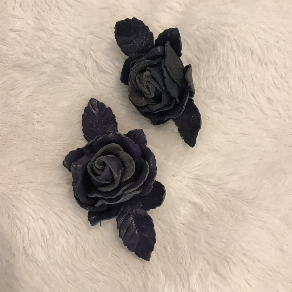Vintage hair clip pair