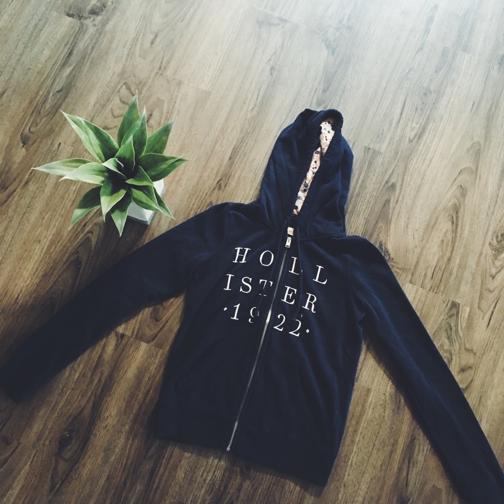 •Hollister Blue Hoodie•