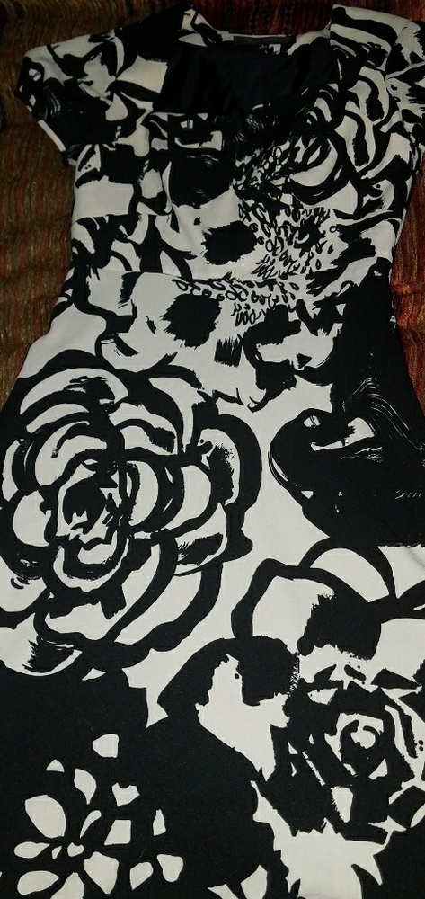 Black and white Dress with rose print