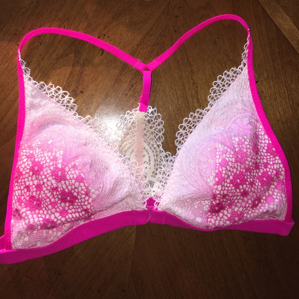 NWOT VICTORIA SECRET BRALETTE