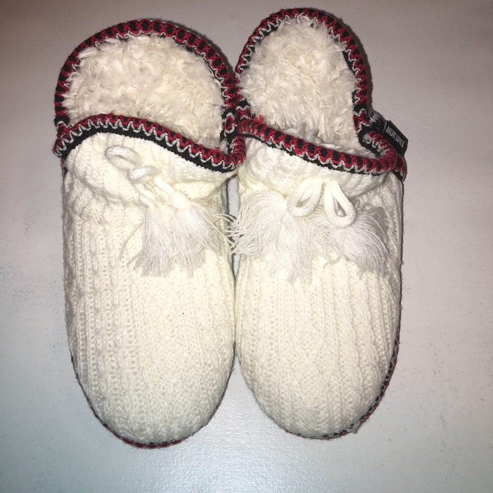 NWOT Muk Luk slippers