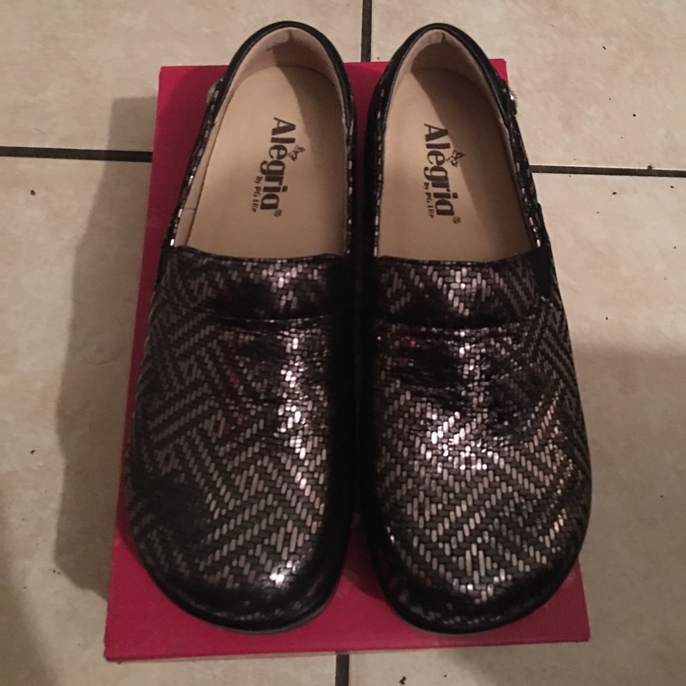 Algeria shoes size 8