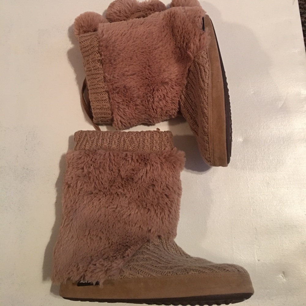 Muk Luk Bootie. NWOT