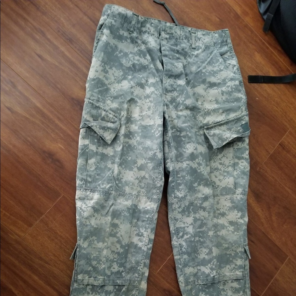 US Army Bottoms size medium-regular