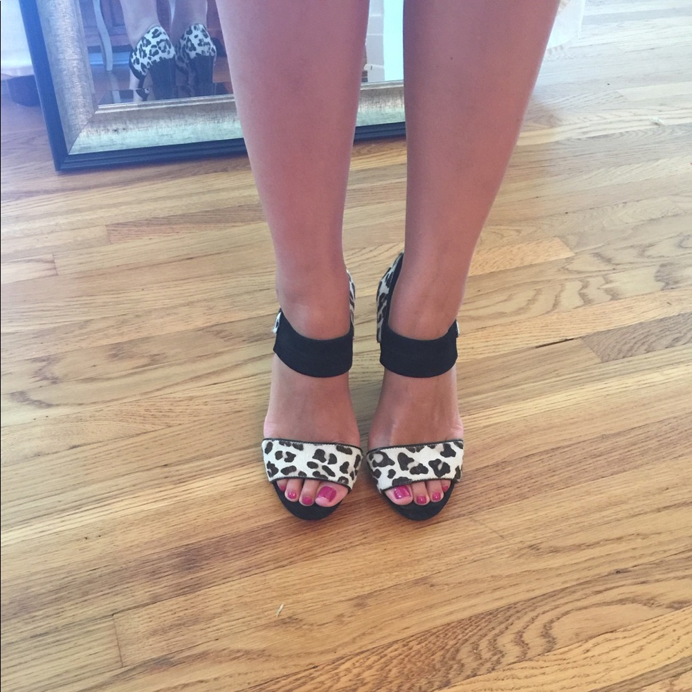 BCBG cheetah print shoes