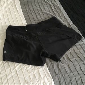 Lululemon run times short. Size 6. Black.