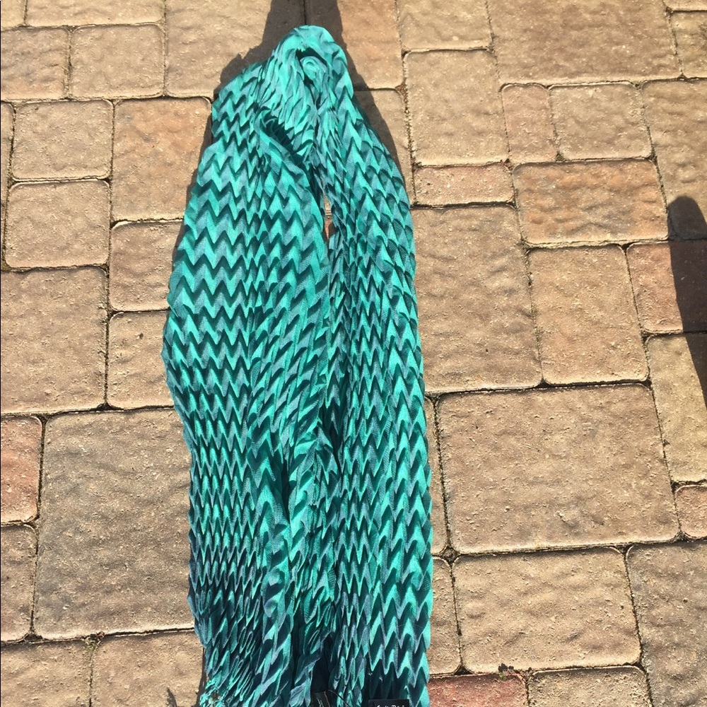 2 scarves