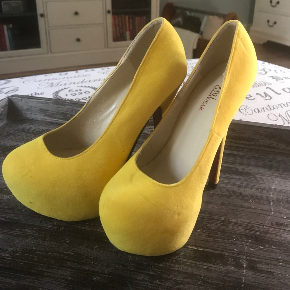 Yellow stilettos
