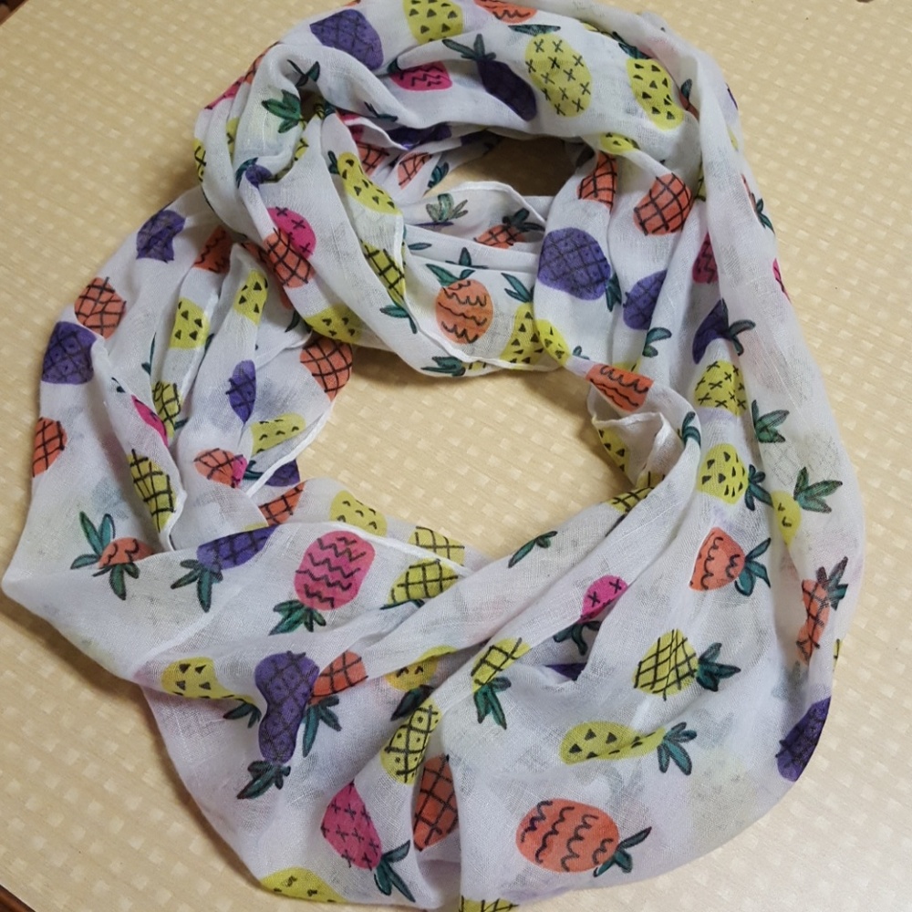 INFINITY SCARF  Pineapples