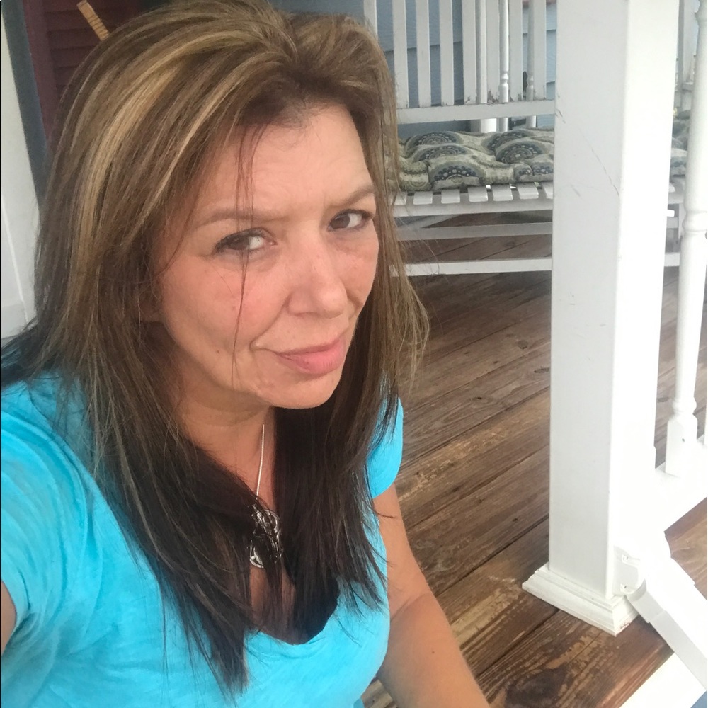 Meet your Posher, Sharon