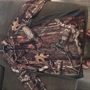 Under armour large cold gear quarter zip