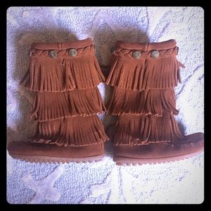 Minnetonka toddler boots