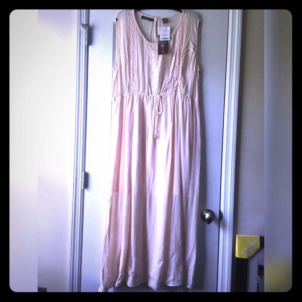 ‼️SOLD‼️Plus Size Blush Colored Dress