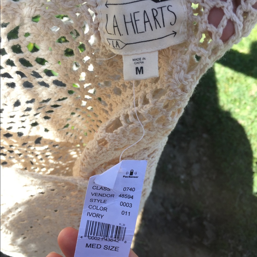 Loose knit tank top, cream. Festival ready ✌🏻