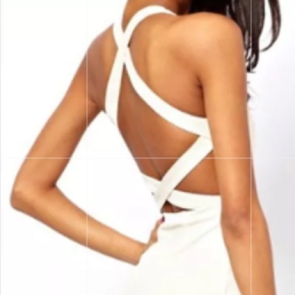 Gorgeous mid length crisscross open back dress 2XL - Picture 3 of 7