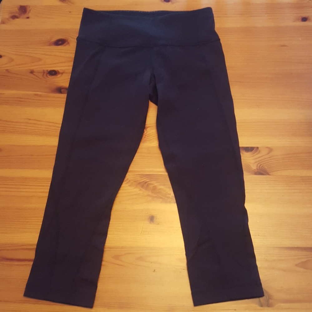 Lululemon Black Capris