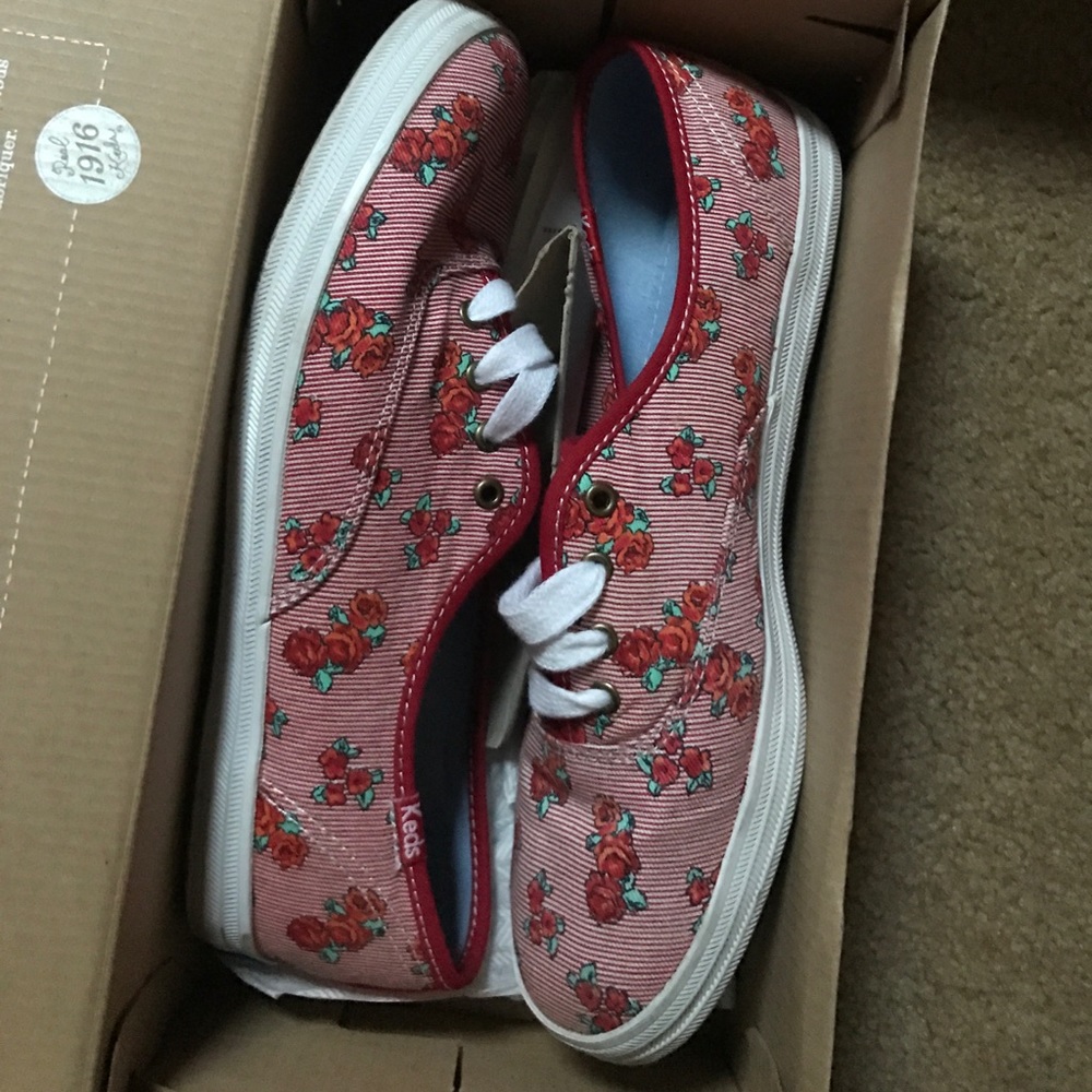 Taylor Swift Rose Keds